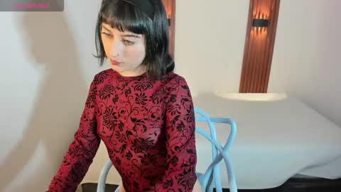 oliviawolf3 online show from November 28, 2025, 4:15 am