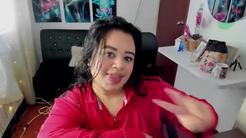 oliviia_cute online show from November 11, 2025, 5:57 pm