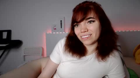 Snapshot of olivka_flower chatting on December 20, 2024, 9:28 pm Angelina Lina online show from December 20, 2024, 9:28 pm