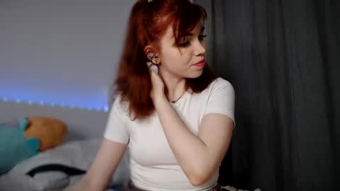 Snapshot of olivka_flower chatting on February 15, 2025, 10:31 pm Angelina Lina online show from February 15, 2025, 10:31 pm