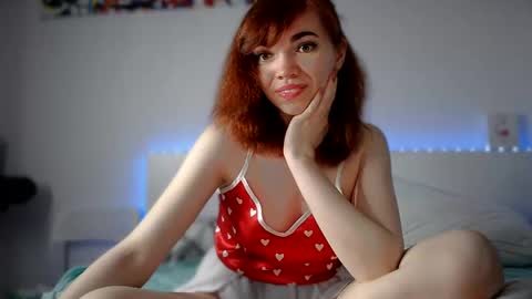 Snapshot of olivka_flower chatting on February 19, 2025, 10:09 pm Angelina Lina online show from February 19, 2025, 10:09 pm