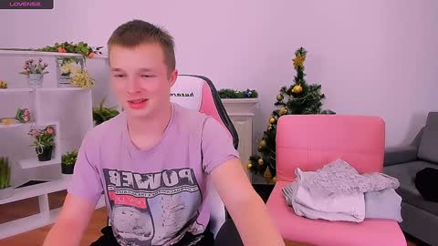 Snapshot of ollistiw chatting on December 19, 2024, 8:44 pm Olli and Stiw online show from December 19, 2024, 8:44 pm