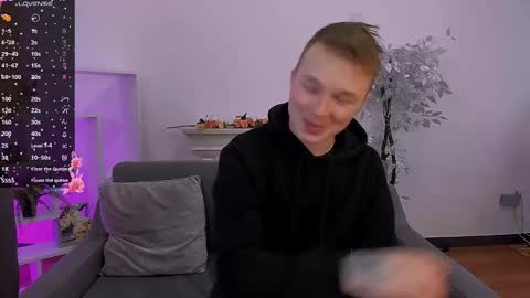 Snapshot of ollistiw chatting on February 28, 2025, 9:47 am Olli and Stiw online show from February 28, 2025, 9:47 am