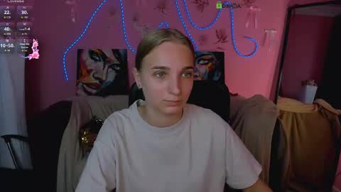 Ollivia online show from June 2, 2026, 6:04 am