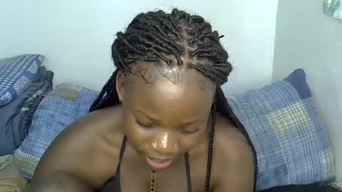 ollleina online show from February 4, 2026, 5:35 am