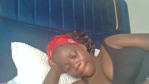 ollleina online show from April 29, 2026, 1:53 am