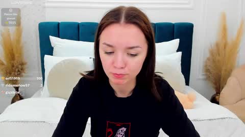 Snapshot of ollyvirg chatting on February 22, 2025, 12:51 pm Amely online show from February 22, 2025, 12:51 pm