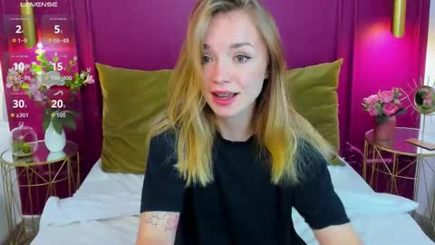 Snapshot of ollyvirg chatting on October 6, 2025, 4:43 am Amely online show from October 6, 2025, 4:43 am