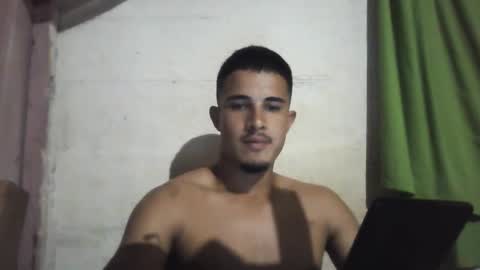 Snapshot of olvin55 chatting on October 5, 2025, 12:31 am olvin55 online show from October 5, 2025, 12:31 am