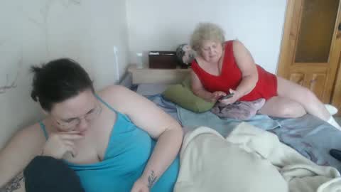 OlyaAndNetty online show from February 20, 2025, 1:08 pm