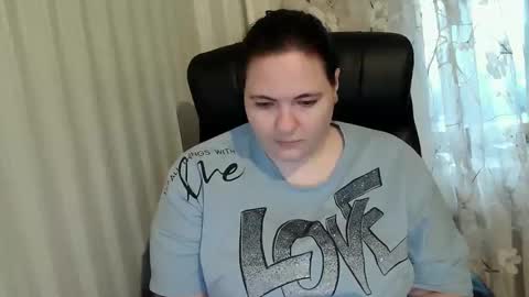 OlyaAndNetty online show from October 17, 2025, 2:08 pm