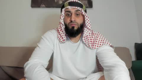 Snapshot of omar_xoxo chatting on April 22, 2026, 8:39 am Omar online show from April 22, 2026, 8:39 am