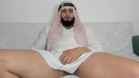 Snapshot of omar_xoxo chatting on May 8, 2026, 6:41 am Omar online show from May 8, 2026, 6:41 am