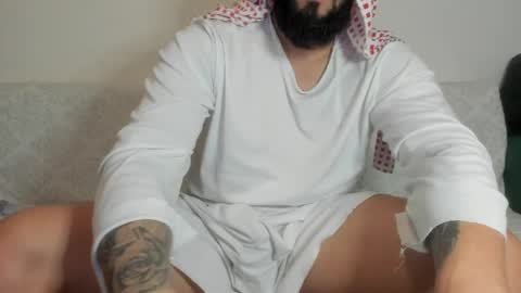 Snapshot of omar_xoxo chatting on May 25, 2026, 6:41 am Omar online show from May 25, 2026, 6:41 am