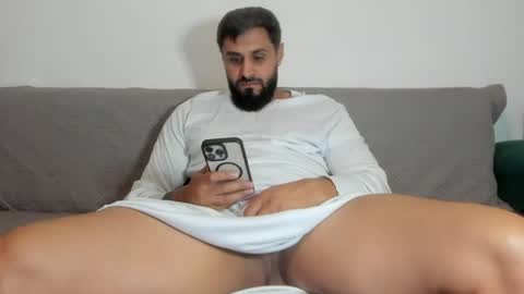 Snapshot of omar_xoxo chatting on July 26, 2026, 7:43 pm Omar online show from July 26, 2026, 7:43 pm