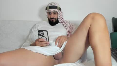 Snapshot of omar_xoxo chatting on July 31, 2026, 8:52 pm Omar online show from July 31, 2026, 8:52 pm