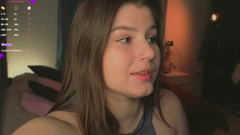 Snapshot of omg_leila chatting on March 1, 2026, 6:43 pm Leila and Thomas online show from March 1, 2026, 6:43 pm