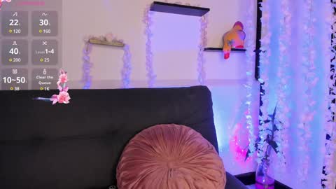 Violette online show from February 3, 2025, 9:07 pm