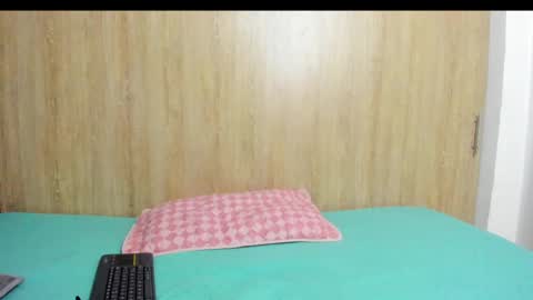 Violette online show from March 25, 2026, 9:21 pm