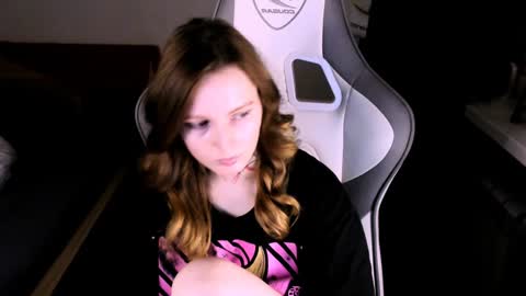 on_yxxx online show from December 9, 2024, 7:29 pm