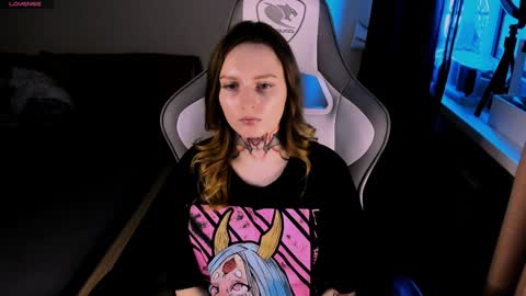 on_yxxx online show from December 10, 2024, 7:00 pm