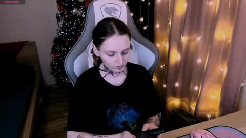 on_yxxx online show from January 5, 2025, 8:10 pm