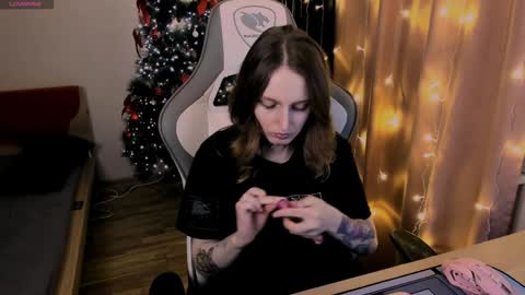 on_yxxx online show from January 28, 2025, 5:03 pm