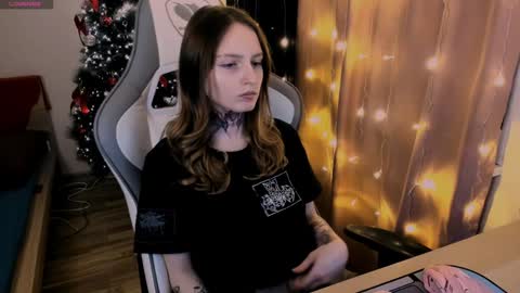 on_yxxx online show from February 2, 2025, 8:41 pm