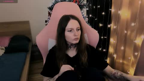 on_yxxx online show from November 21, 2025, 8:40 pm