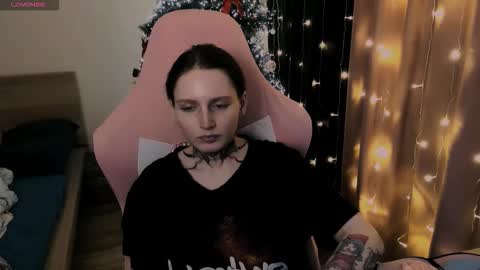 on_yxxx online show from November 26, 2025, 8:32 pm