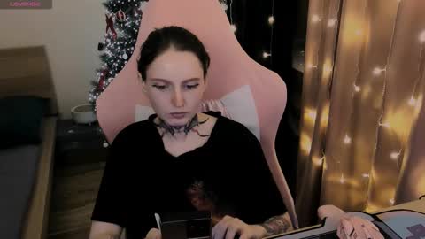 on_yxxx online show from December 18, 2025, 7:31 pm