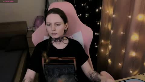 on_yxxx online show from April 12, 2026, 8:03 pm