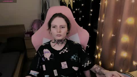 on_yxxx online show from April 14, 2026, 8:37 pm