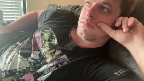 onceaweekview online show from March 3, 2025, 8:32 pm