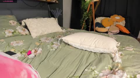 Snapshot of one_1ove chatting on March 9, 2025, 8:07 am Ana online show from March 9, 2025, 8:07 am