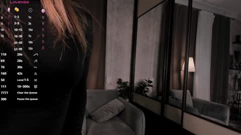 Snapshot of one_1ove chatting on October 10, 2025, 6:23 am Ana online show from October 10, 2025, 6:23 am