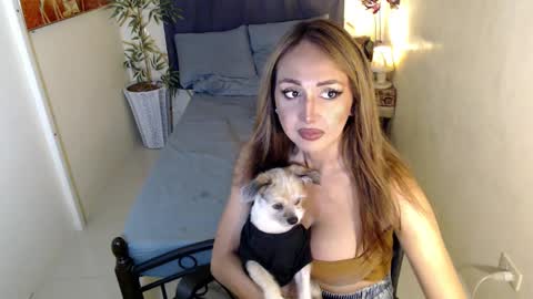 Snapshot of one_of_a_kind_pearl chatting on January 30, 2025, 4:24 pm Pearl online show from January 30, 2025, 4:24 pm