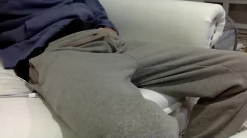 onehitwonder21 online show from April 20, 2026, 2:47 am