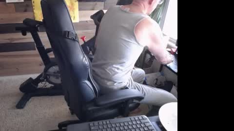 Snapshot of onekinkydilf chatting on February 10, 2025, 3:53 pm Kinky DILF needs ORDERS online show from February 10, 2025, 3:53 pm