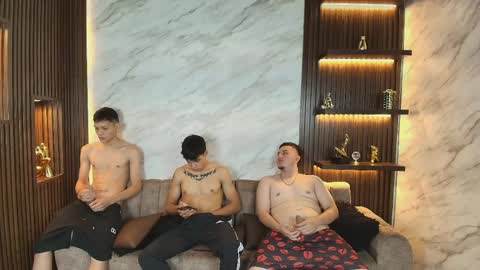 onelady4cum online show from June 7, 2026, 12:53 pm