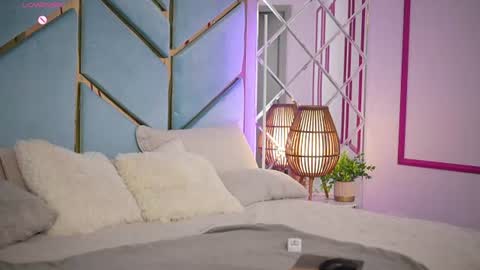 L A Y A online show from June 25, 2026, 7:40 pm