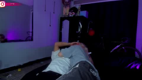 YIN MIGUEL online show from February 19, 2025, 5:16 am