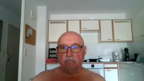 Snapshot of onemoretimebis chatting on June 27, 2026, 12:22 pm Onemoretimebis online show from June 27, 2026, 12:22 pm