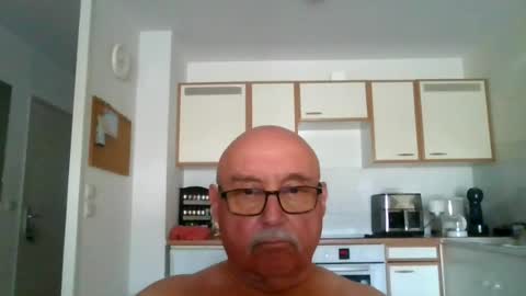 Snapshot of onemoretimebis chatting on July 19, 2026, 11:36 am Onemoretimebis online show from July 19, 2026, 11:36 am