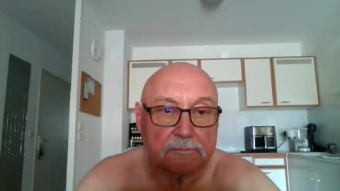Snapshot of onemoretimebis chatting on August 1, 2026, 1:32 pm Onemoretimebis online show from August 1, 2026, 1:32 pm