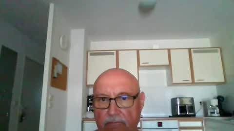 Snapshot of onemoretimebis chatting on August 2, 2026, 9:30 am Onemoretimebis online show from August 2, 2026, 9:30 am