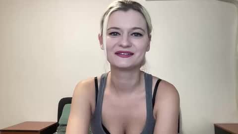 Onika online show from October 2, 2025, 9:44 pm