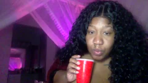 onlineerica online show from November 8, 2025, 5:40 am