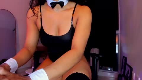 misssaray official online show from October 19, 2025, 11:27 pm