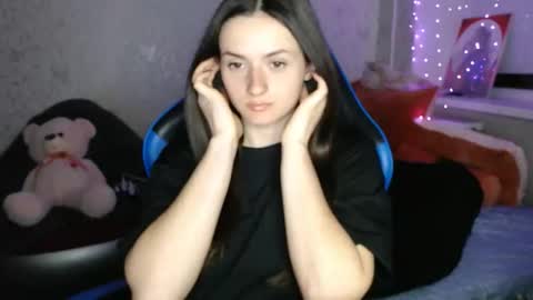 Amalia online show from March 26, 2026, 6:13 pm